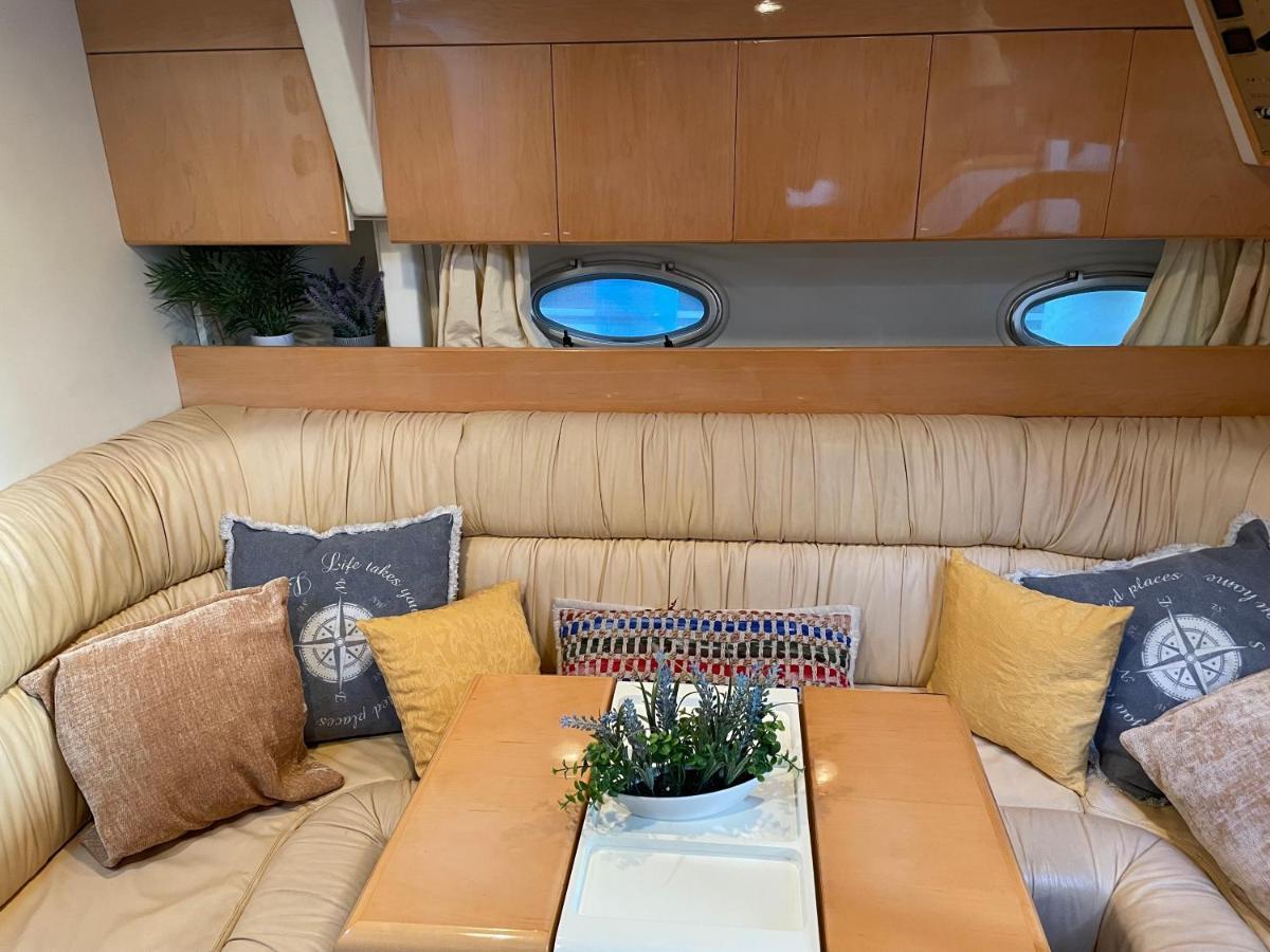 Cozy Yacht Lodge In Barcelona With Boat Tour Option Sant Adria de Besos Exteriér fotografie